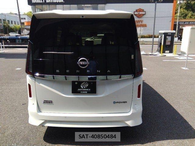 Nissan SERENA 2023-10 7980925-4