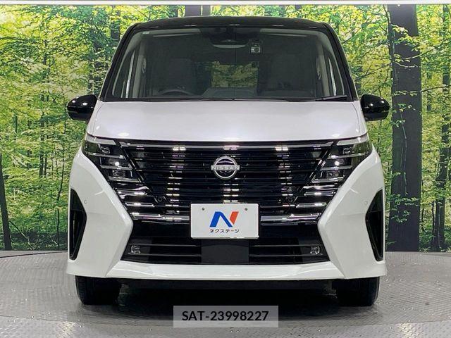 Nissan SERENA 2023-08 8038097-14