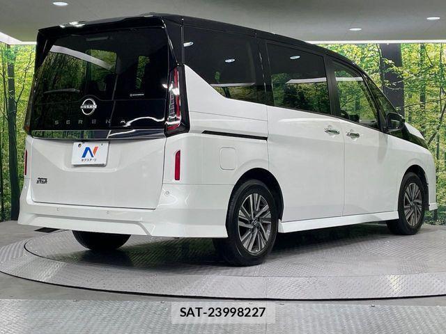 Nissan SERENA 2023-08 8038097-17