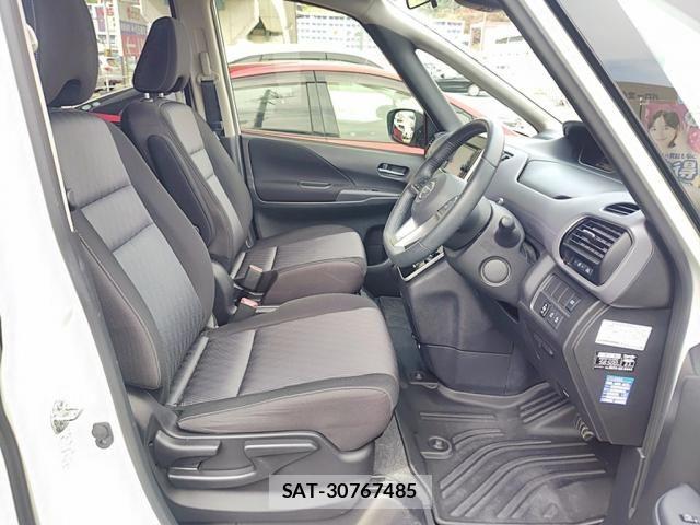 Nissan SERENA 2019-12 8038112-18