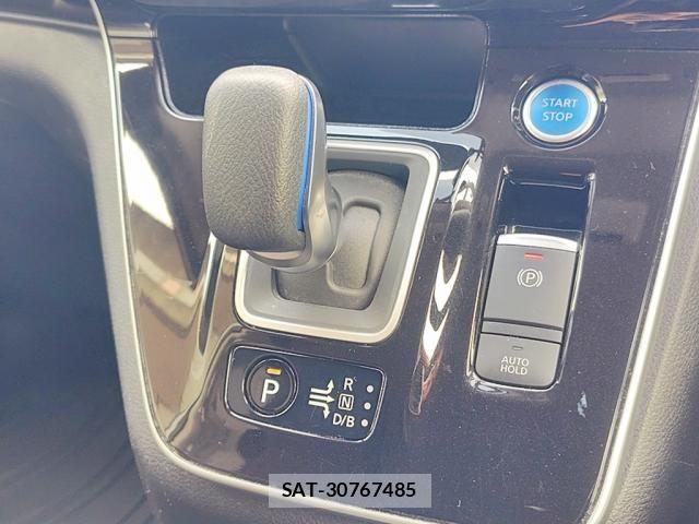 Nissan SERENA 2019-12 8038112-22