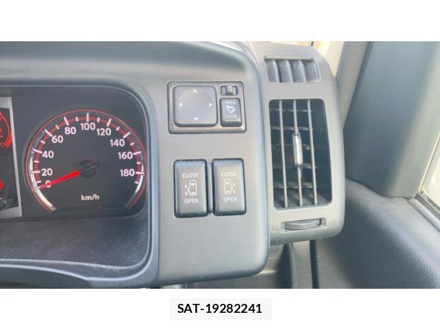 Nissan SERENA 2009-06 8038133-14