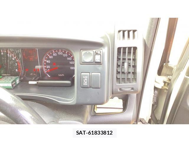 Nissan SERENA 2008-05 8038135-10