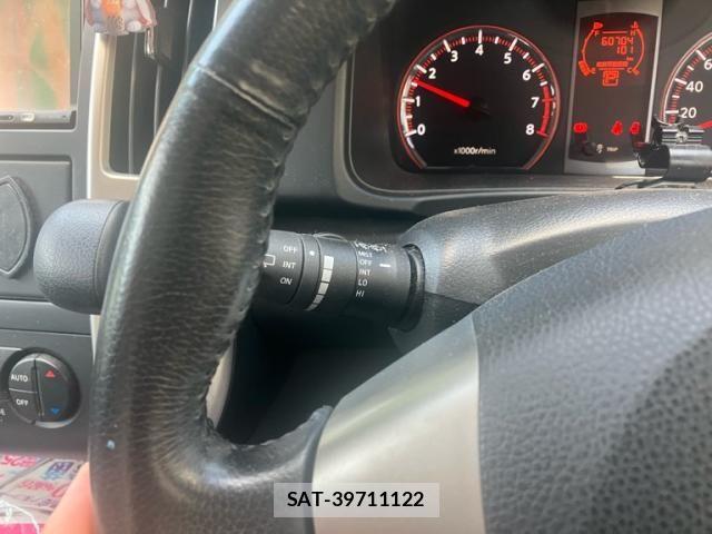 Nissan SERENA 2009-07 8038130-9