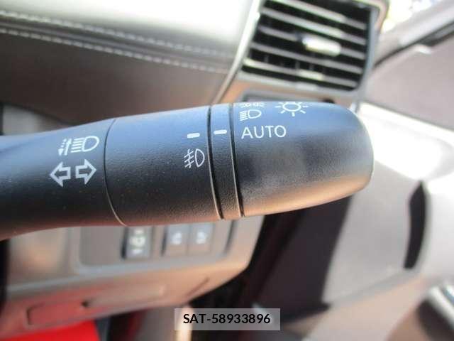 Nissan SERENA 2016-12 8038119-16