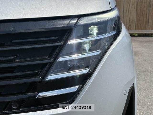 Nissan SERENA 2023-06 8038113-13