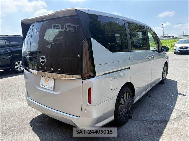 Nissan SERENA 2023-06 8038113-18