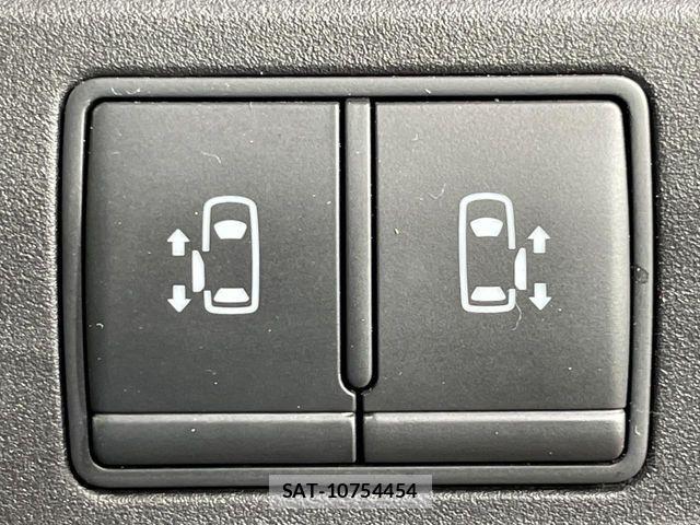 Nissan SERENA 2021-10 8038121-6
