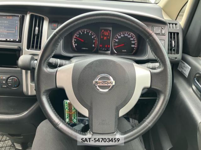 Nissan SERENA 2009-07 8038129-17