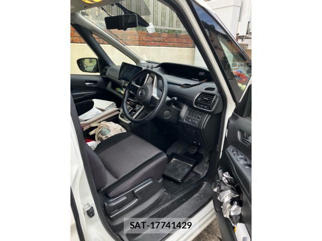 Nissan SERENA 2018-07 8038123-23
