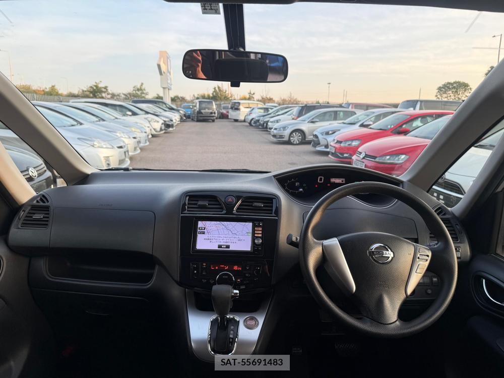 Nissan SERENA 2013-11 1404405-11