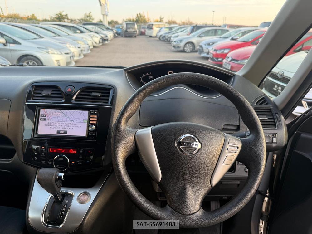 Nissan SERENA 2013-11 1404405-12