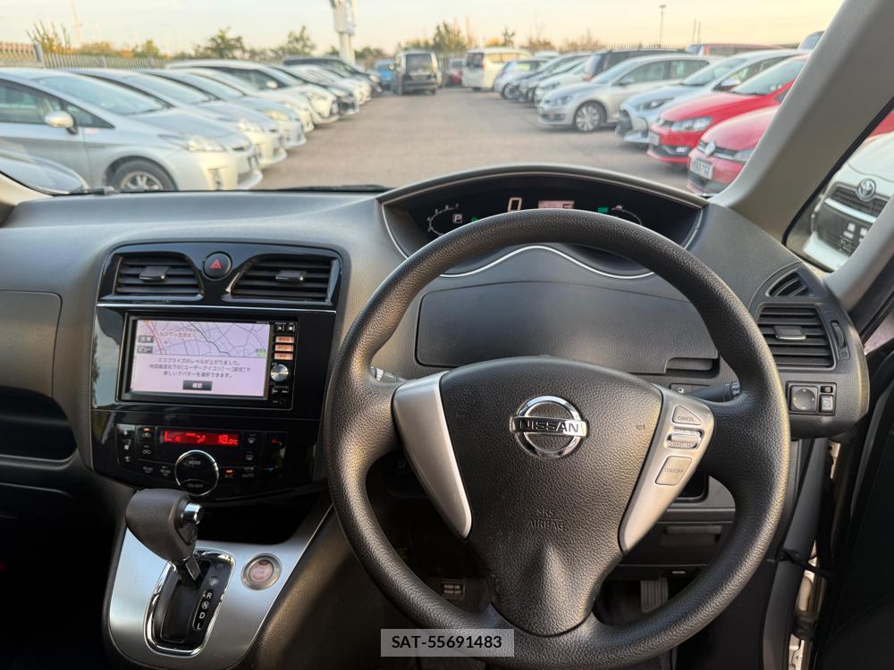 Nissan SERENA 2013-11 1404405-13