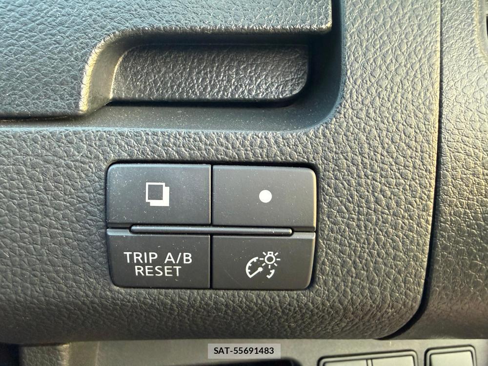 Nissan SERENA 2013-11 1404405-17