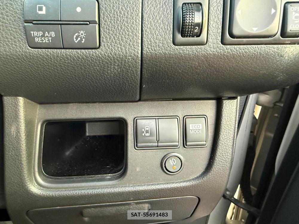 Nissan SERENA 2013-11 1404405-18