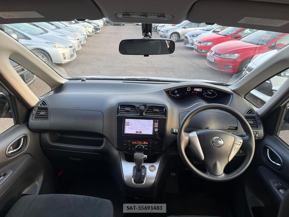Nissan SERENA 2013-11 1404405-19