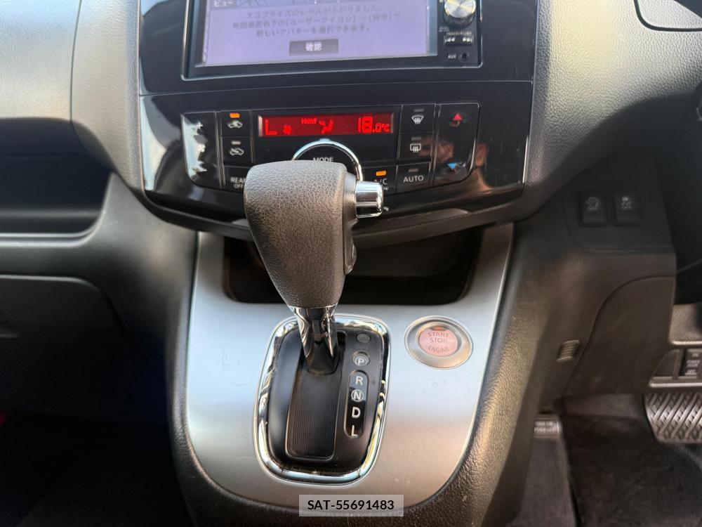 Nissan SERENA 2013-11 1404405-24