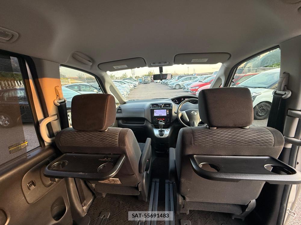 Nissan SERENA 2013-11 1404405-30