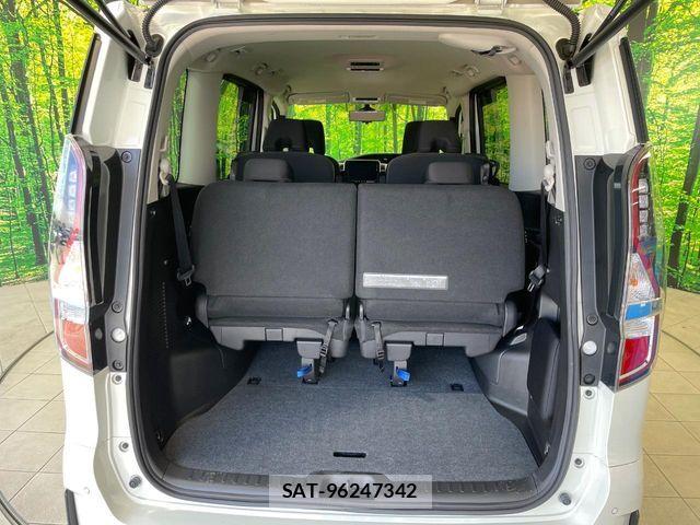 Nissan SERENA 2022-11 8075478-9