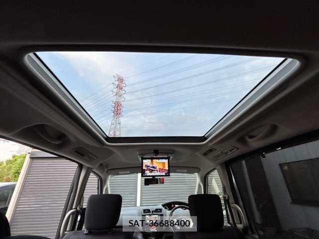 Nissan SERENA 2012-05 8075499-1