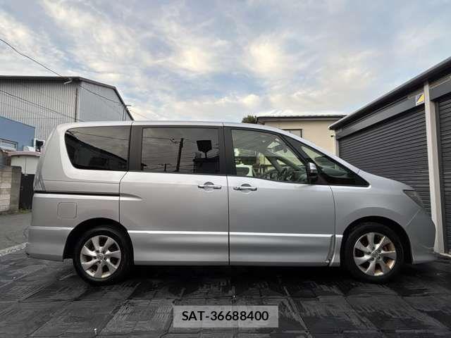 Nissan SERENA 2012-05 8075499-5