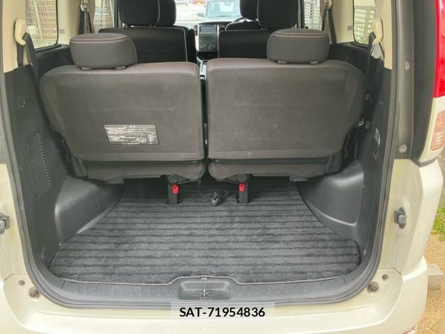 Nissan SERENA 2009-05 8075504-11