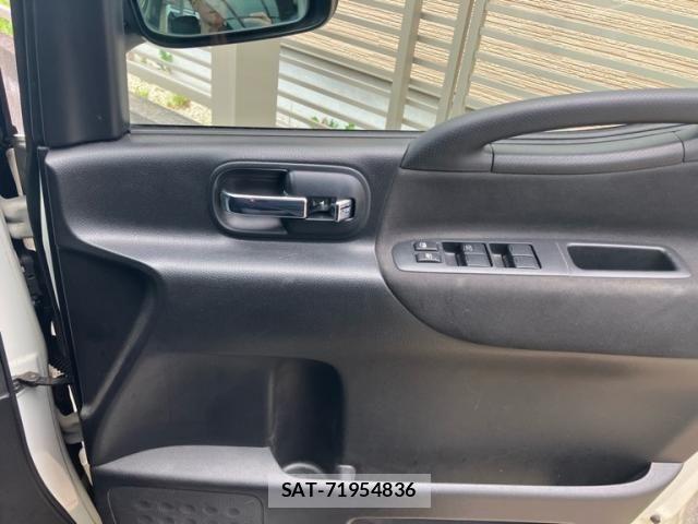 Nissan SERENA 2009-05 8075504-19