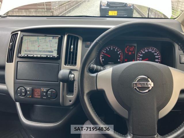 Nissan SERENA 2009-05 8075504-20