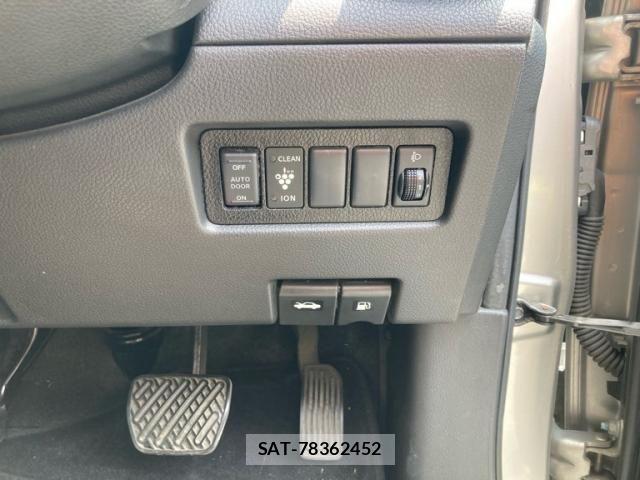 Nissan SERENA 2009-08 8101802-11