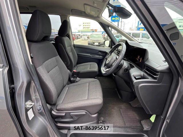 Nissan SERENA 2023-06 8101778-9