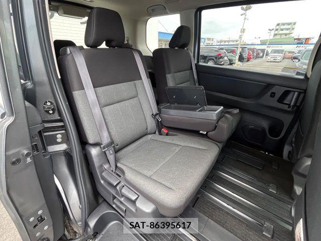 Nissan SERENA 2023-06 8101778-10