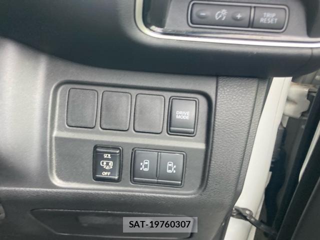 Nissan SERENA 2019-01 8101788-17