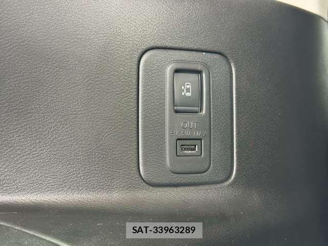 Nissan SERENA 2019-09 8101774-13