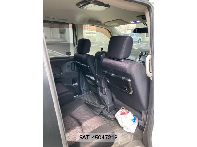 Nissan SERENA 2012-04 8101806-12