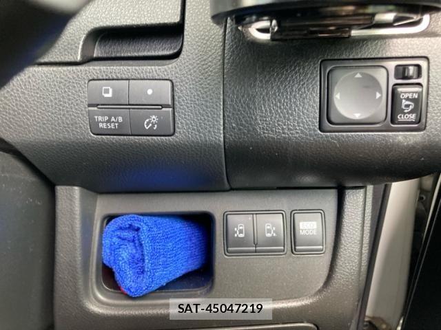 Nissan SERENA 2012-04 8101806-15
