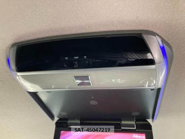 Nissan SERENA 2012-04 8101806-25