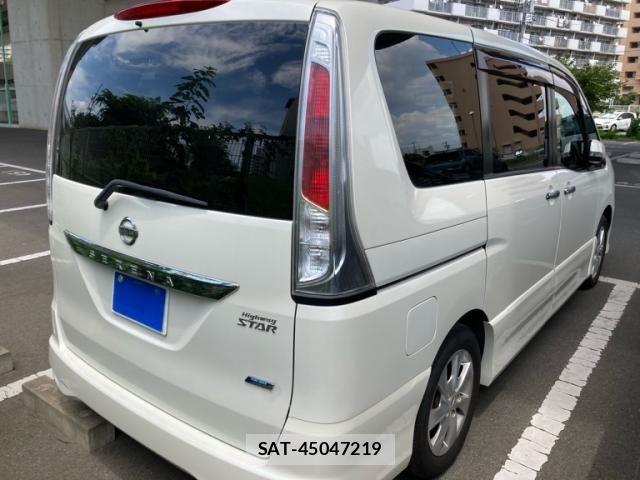 Nissan SERENA 2012-04 8101806-2