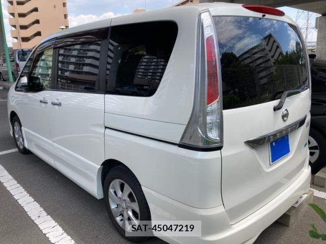 Nissan SERENA 2012-04 8101806-3