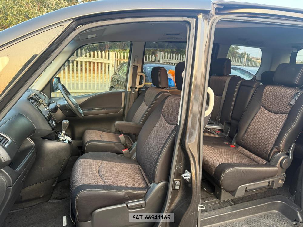 Nissan SERENA 2014-04 1287991-10
