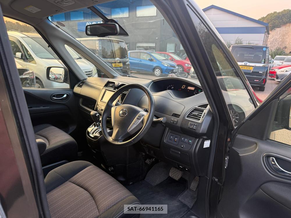 Nissan SERENA 2014-04 1287991-12