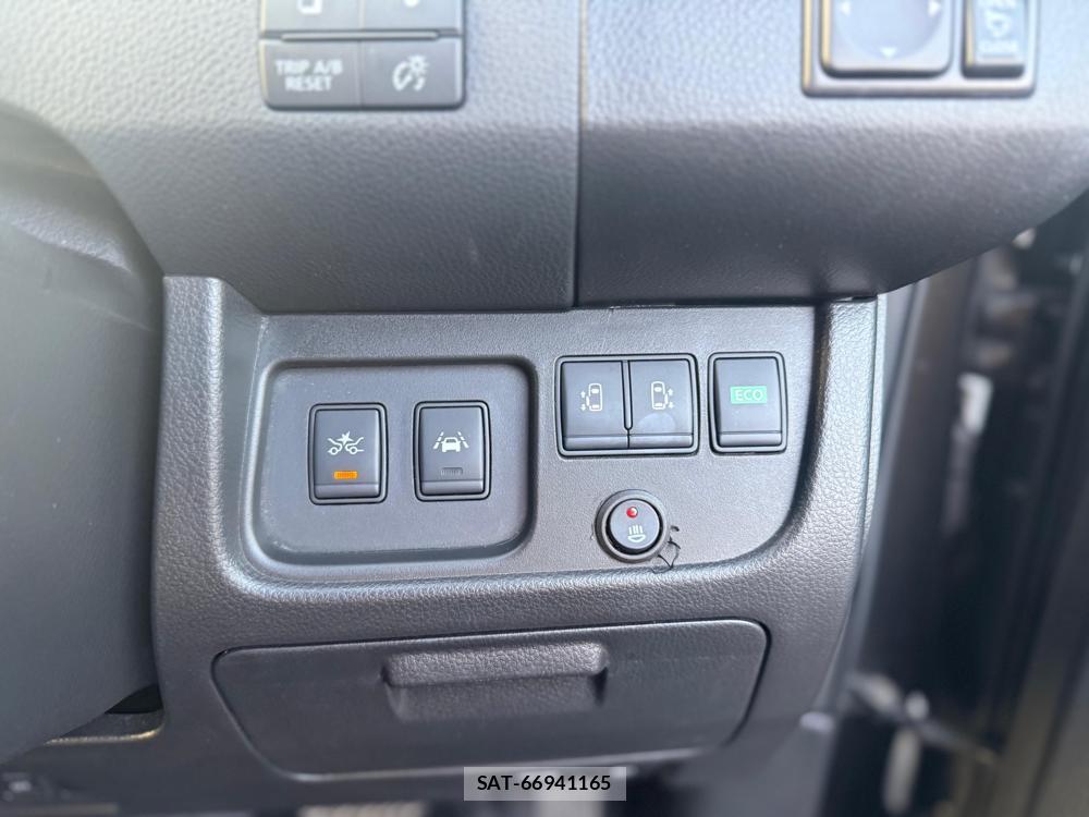 Nissan SERENA 2014-04 1287991-21