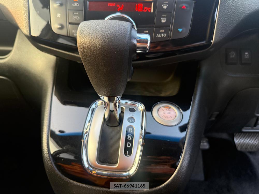 Nissan SERENA 2014-04 1287991-25