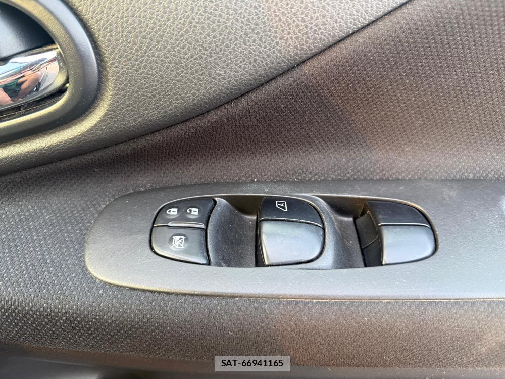 Nissan SERENA 2014-04 1287991-27