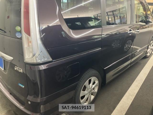 Nissan SERENA 2012-01 8132280-3