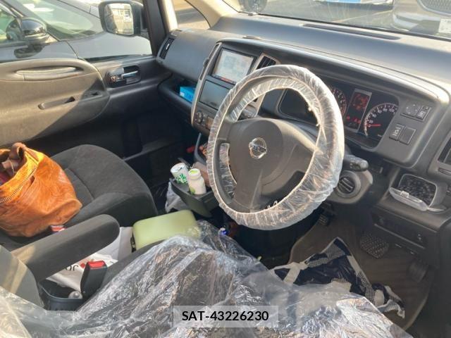 Nissan SERENA 2010-02 8132278-12