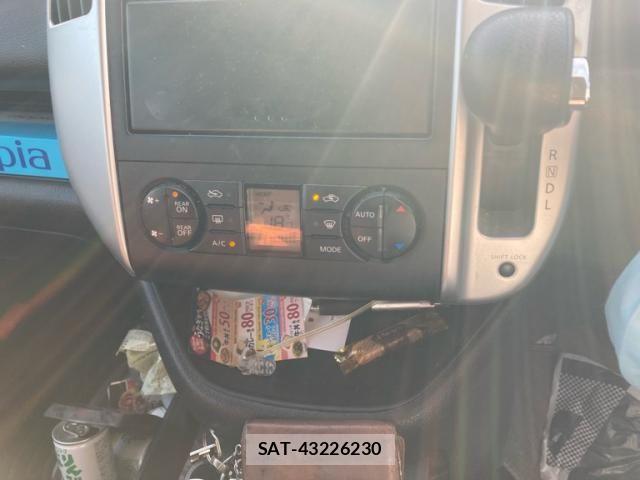 Nissan SERENA 2010-02 8132278-14