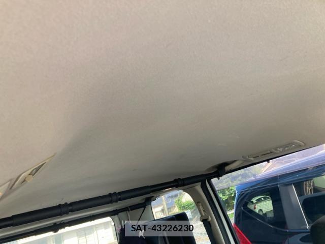Nissan SERENA 2010-02 8132278-16