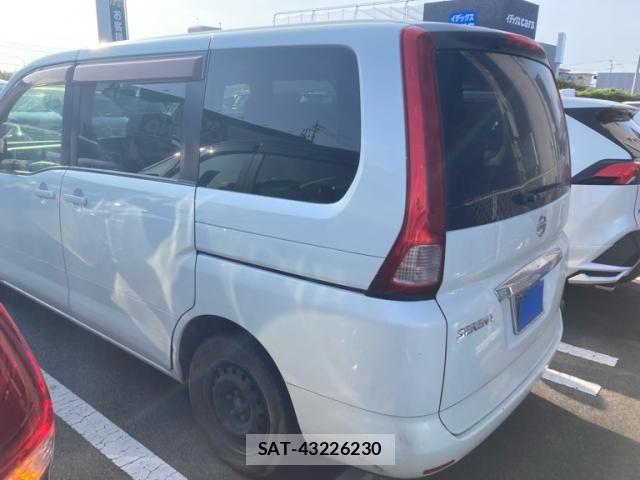 Nissan SERENA 2010-02 8132278-3
