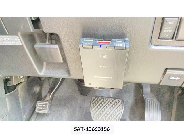 Nissan SERENA 2006-03 8132281-11