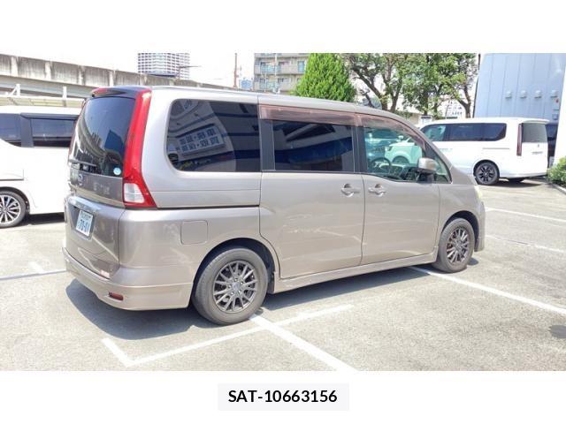 Nissan SERENA 2006-03 8132281-1